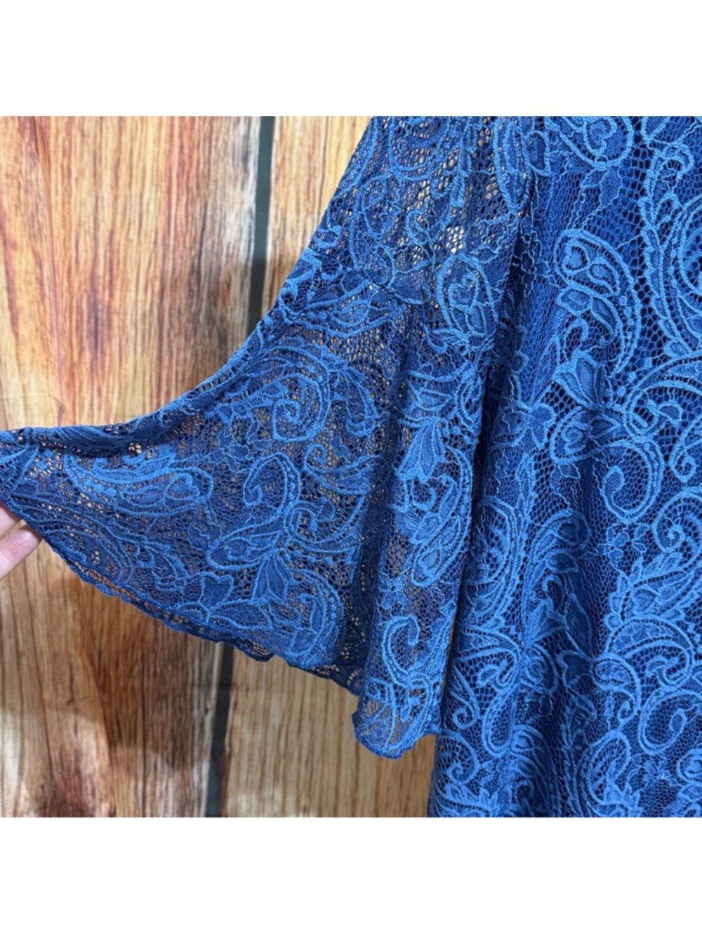 Star Vixen Navy Lace Paisley Keyhole Bell Sleeve Top - Picture 3 of 5